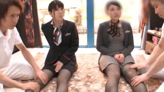 2人の制服CAさんの黒パンスト破って素股尻コキで尻射するエロ動画