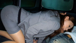 会社の近くに停めた車に呼び出してパツパツミニスカOLにフェラしてもらう