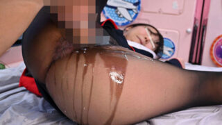 制服CAさんの潮吹き汁がパンストに染みる直穿きセックスエロ動画