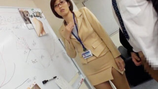 ベージュパンストのメガネスーツOLに足コキ尻コキありでフェラしてもらって口内発射