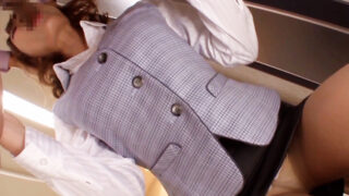 【明日花キララ】トイレで出逢った巨根社員にフェラするパンスト制服OL