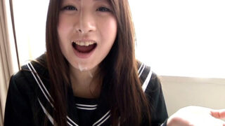 冬服セーラーのロング髪JKにフェラしてもらって元気よく発射する顔射フェチ動画