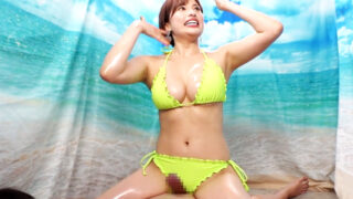 巨乳の蛍光黄色ビキニギャルと素股プレイのはずがそのまま騎乗位できちゃうナンパエロ動画