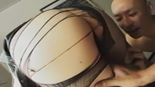 【パンスト破り】美脚のお姉さんのパンストを破りすぎて最早なんのこっちゃわからない3Pエロ動画