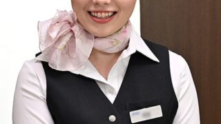しごいてしゃぶってヌキまくり！！大手航空会社勤務の憧れのキャビンアテンダントが無数に生えた壁ち○ぽの即ヌキに挑戦！黒パンスト美脚CAうみかさん