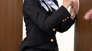 しごいてしゃぶってヌキまくり！！大手航空会社勤務の憧れのキャビンアテンダントが無数に生えた壁ち○ぽの即ヌキに挑戦！黒パンスト美脚CAかなえさん