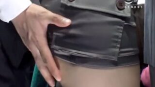 【痴漢】超ミニスカの人妻をバス痴漢！むちむち太ももから尻に発射！【蓮実クレア】