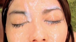 【99円】顔に口に大量ザーメンぶっかけてザーメンパックの完成。まずは各チ○ポをしごいてしゃぶってチェック。ぶっかけ前にフェラ抜きするアクシデントも。自らしごいたチ○ポから発射される大量のザーメンたち。速攻で顔面ザーメンまみれパック完成！ 卯水咲流